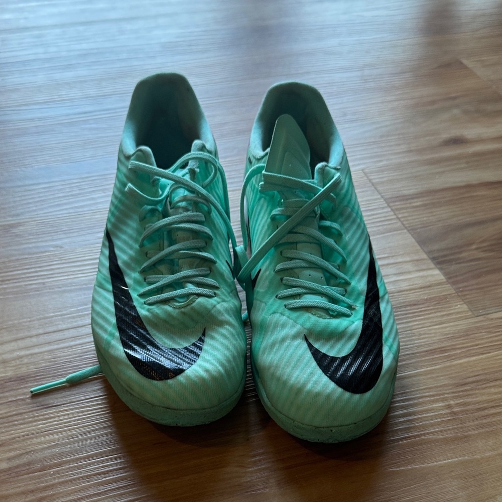 Nike Kids Sneakers in Mint and Black